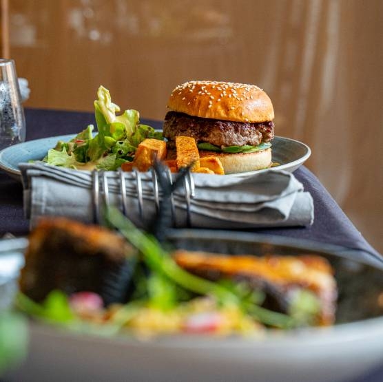 Le restaurant - Divers Gens - Restaurant Moulins - restaurant a faire MOULINS